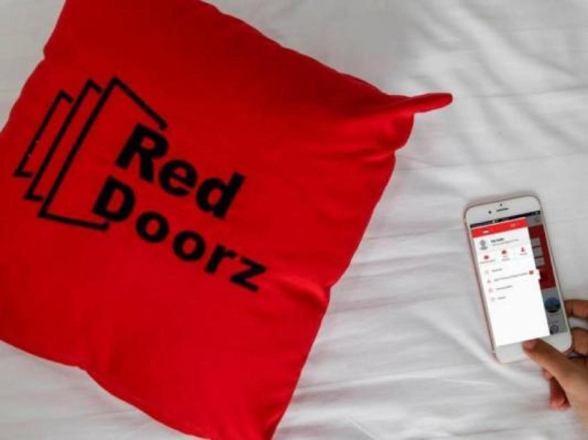 Reddoorz Plus Near Jalan Baru Богор Экстерьер фото